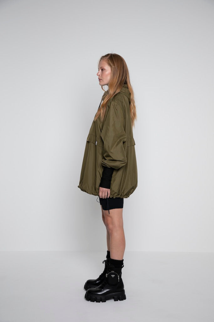 OVERSIZED LIGHTWEIGHT WINDBREAKER