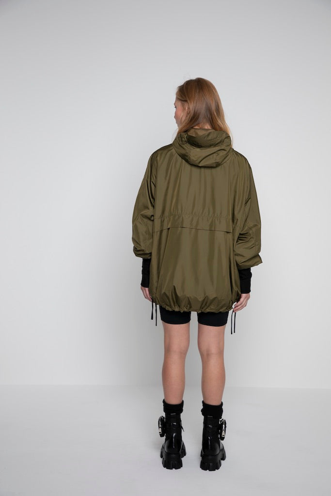 OVERSIZED LIGHTWEIGHT WINDBREAKER