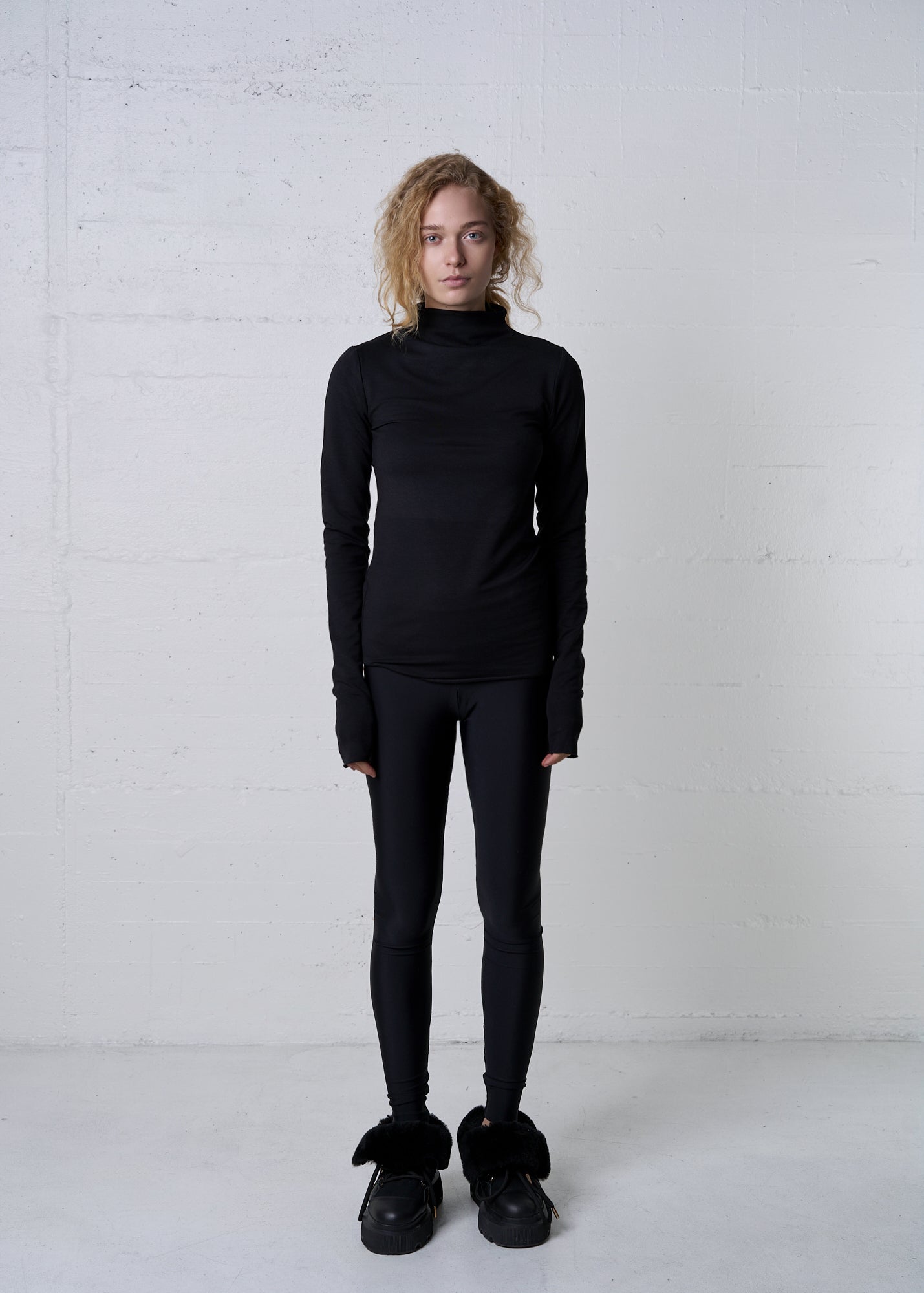 MODAL TURTLENECK LONGSLEEVE BLACK