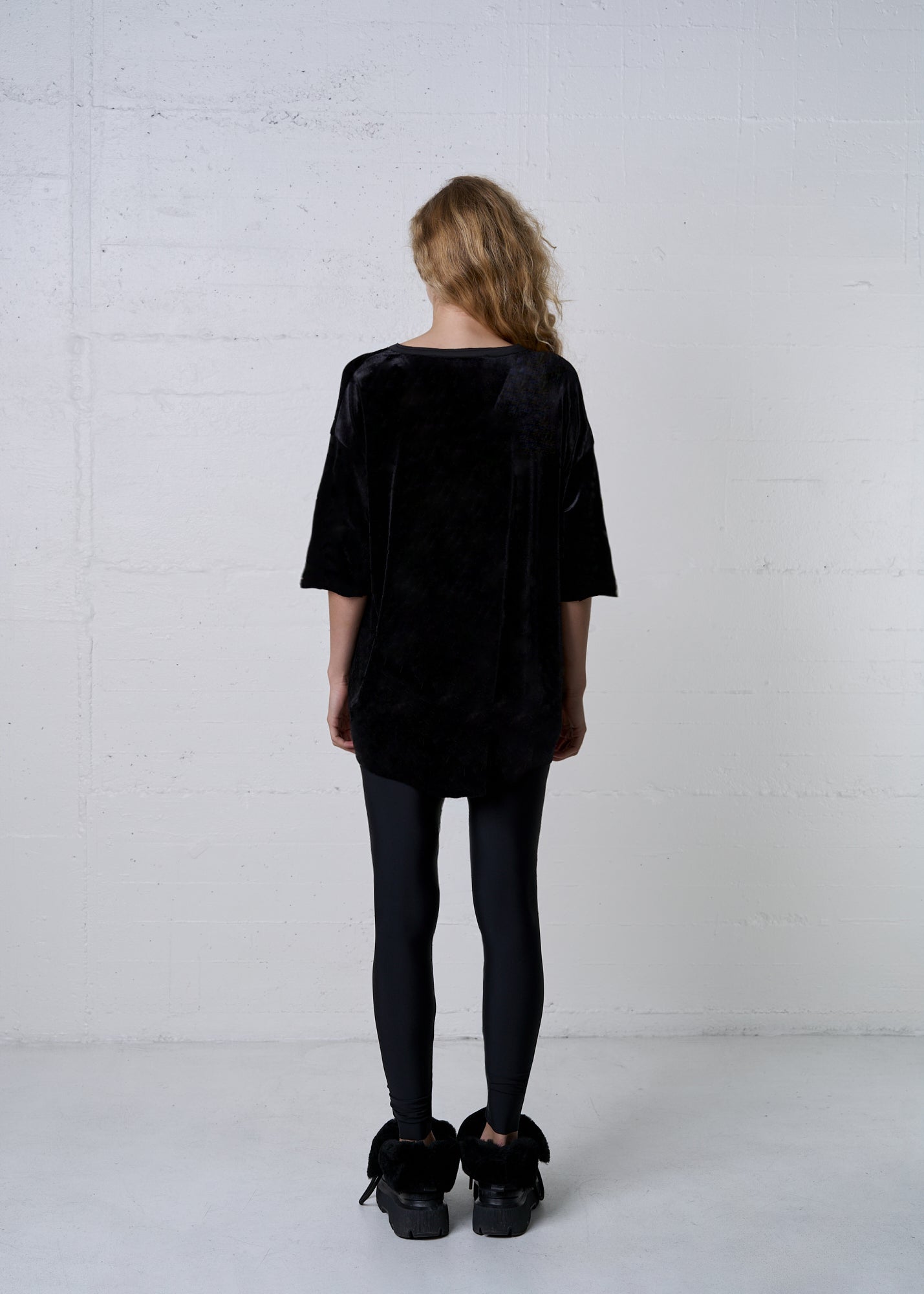 VELVET V NECK