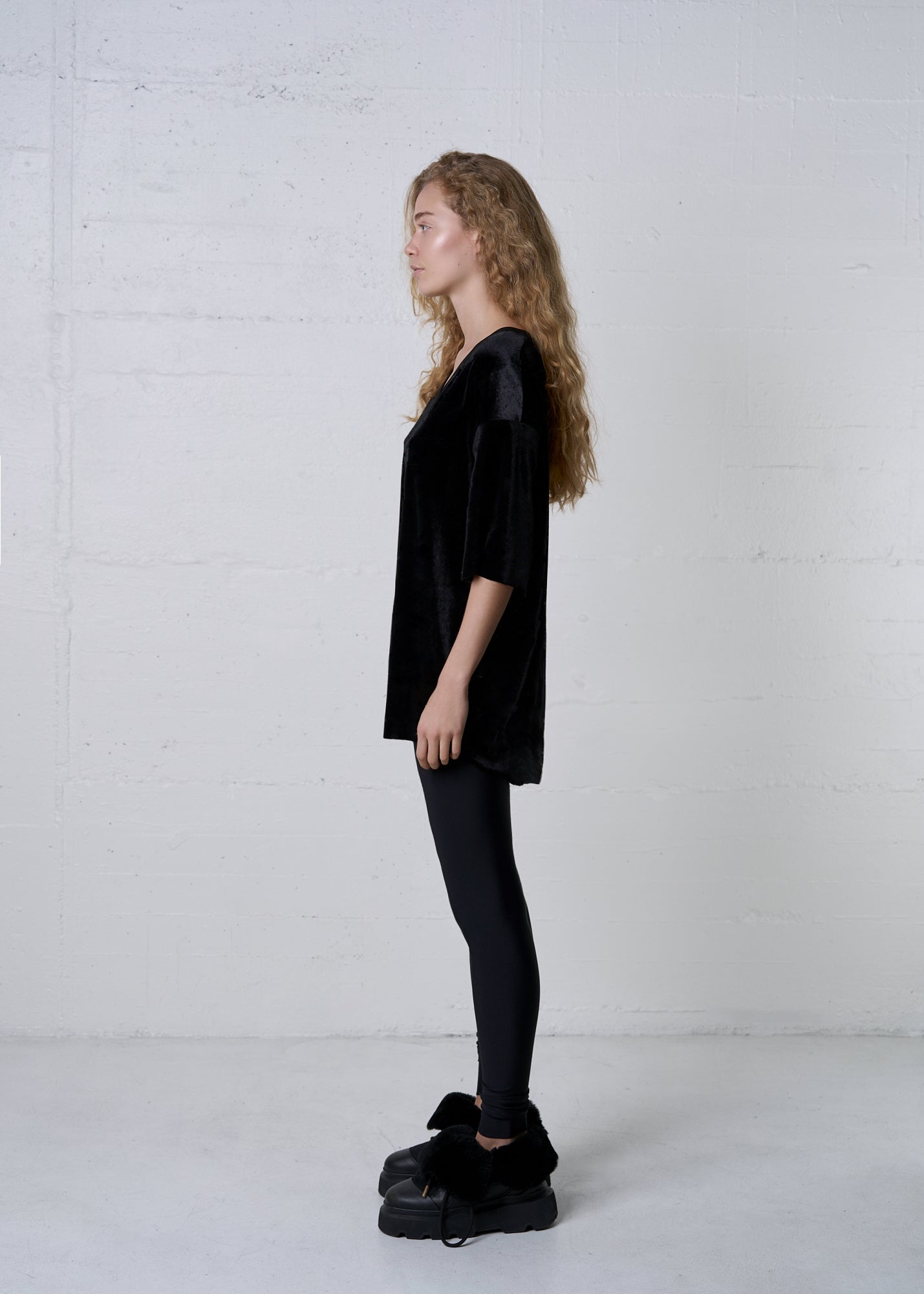 VELVET V NECK