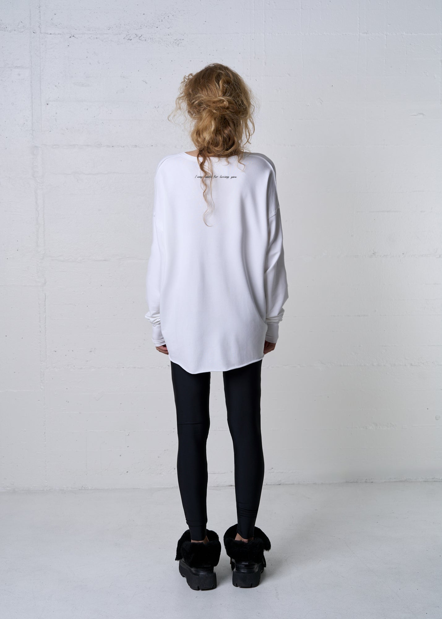 MODAL V-NECK LONG SLEEVE SHIRT