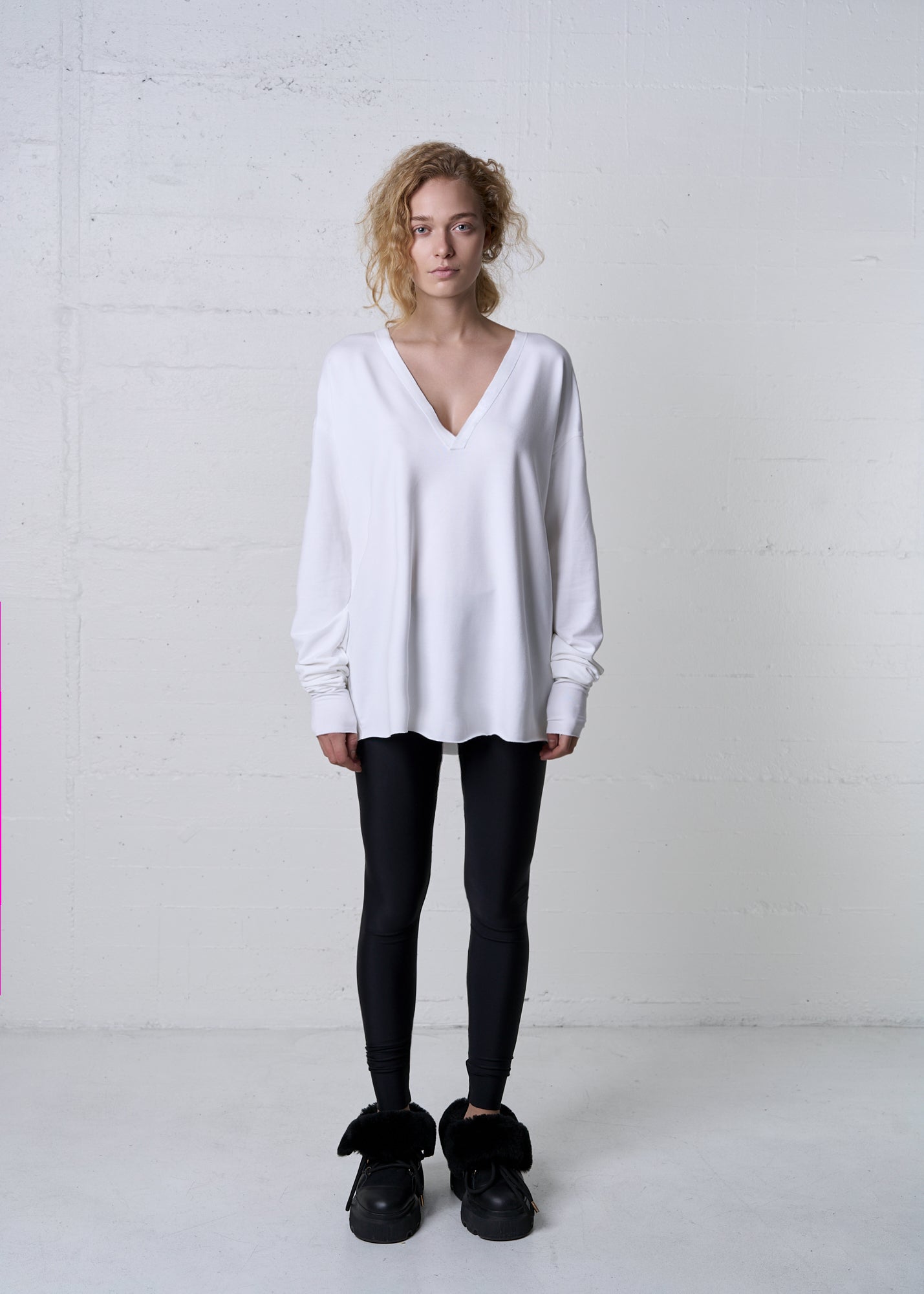 MODAL V-NECK LONG SLEEVE SHIRT