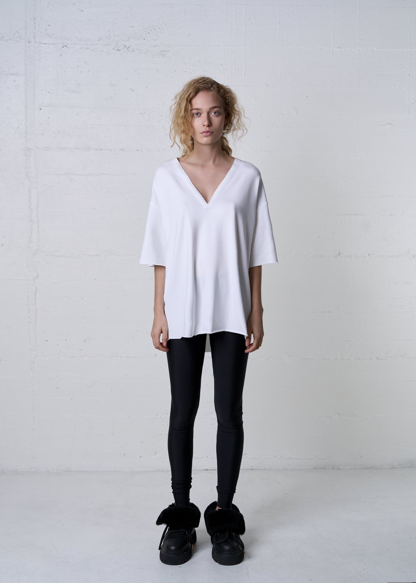 MODAL V-NECK SHORT SLEEVE SHIRT