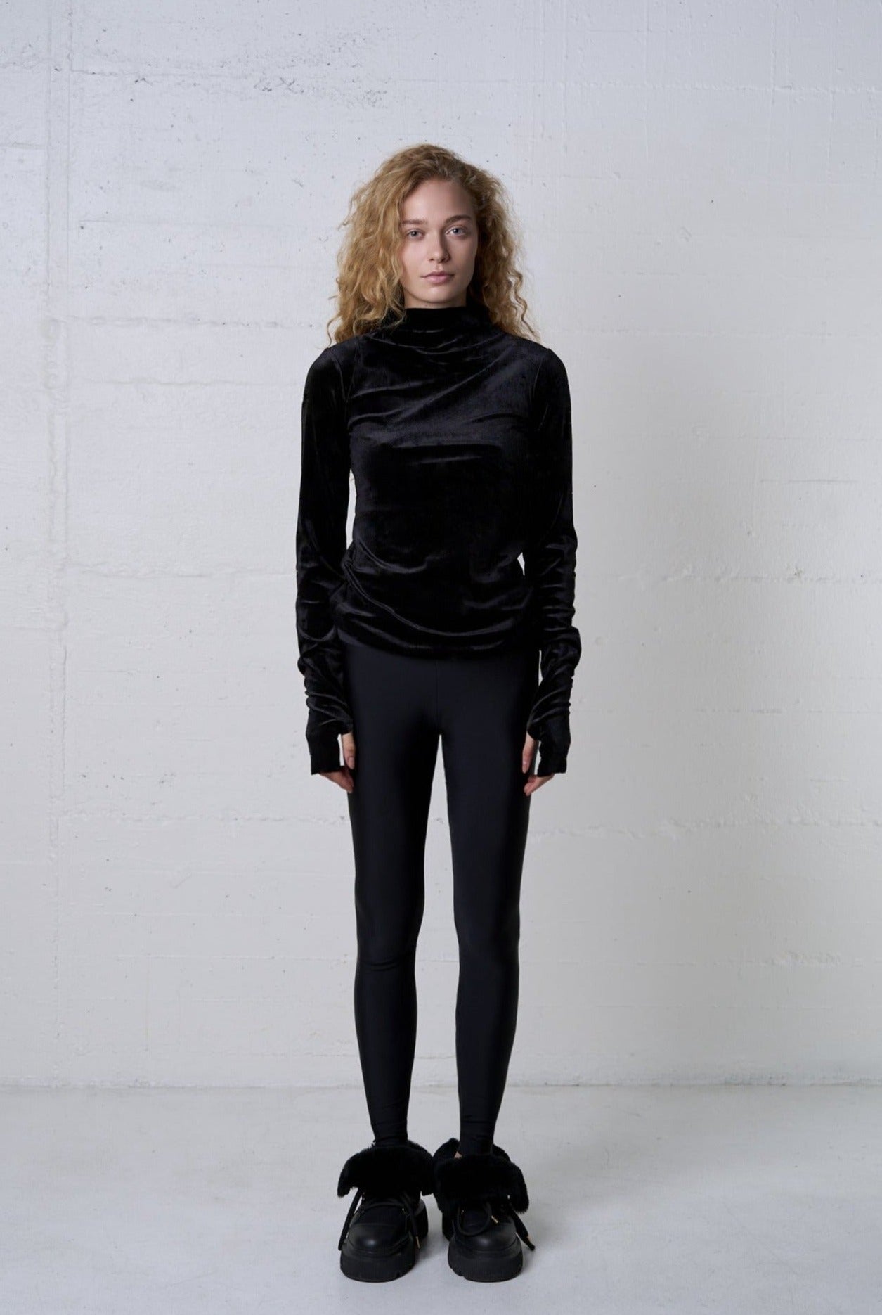 VELVET TURTLENECK SHIRT