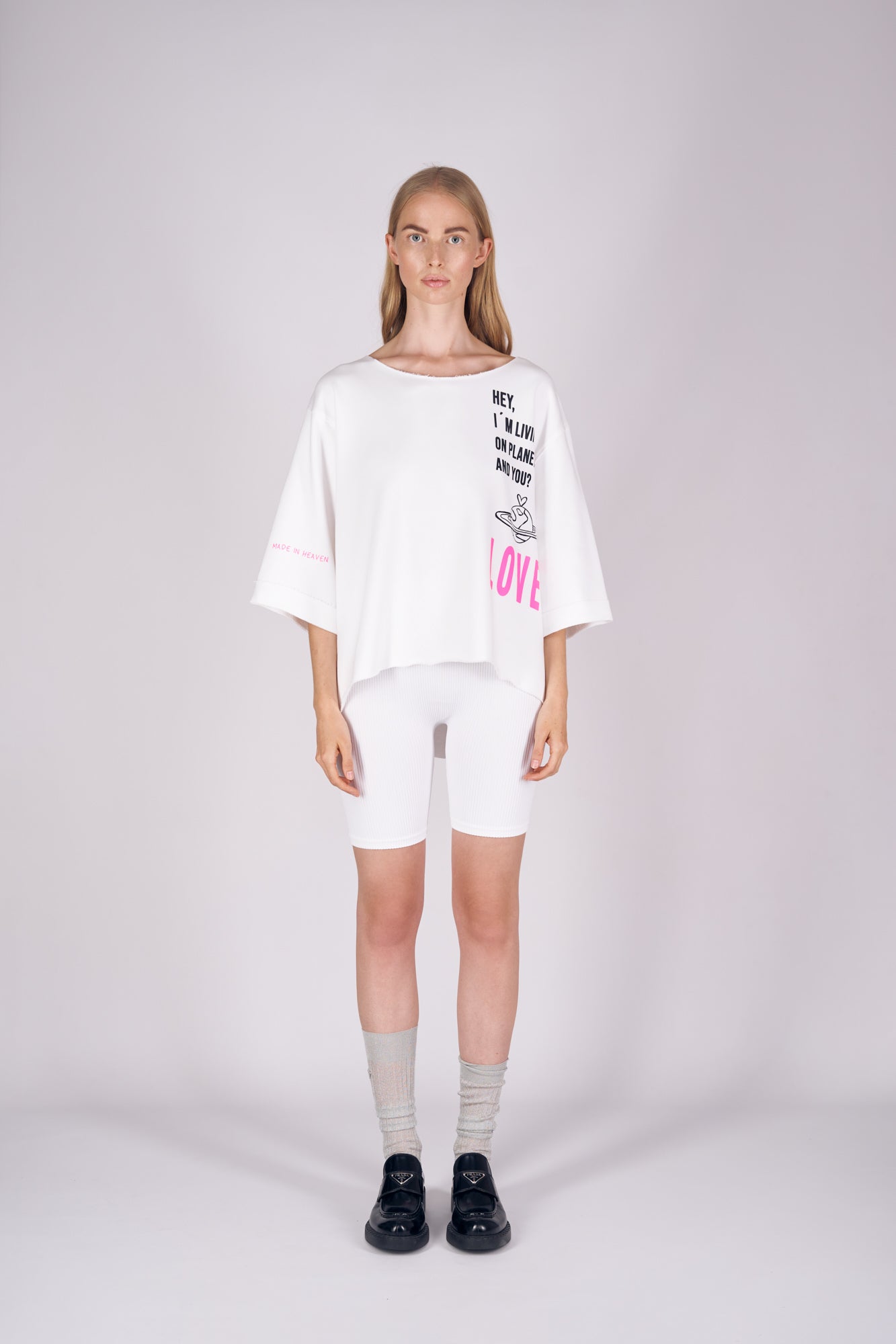 ROOFTOP SWEATIE HEY I´M LIVING ON PLANET LOVE